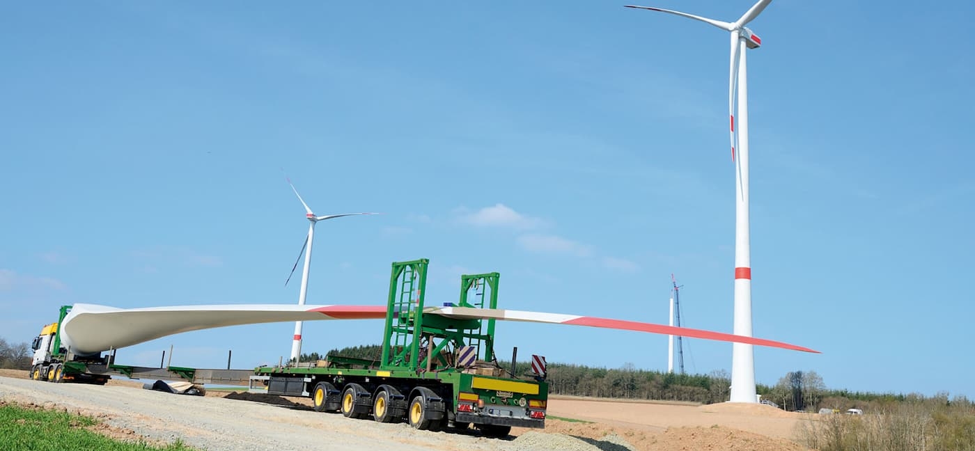 Picture of heavy transport of a wind turbine blade